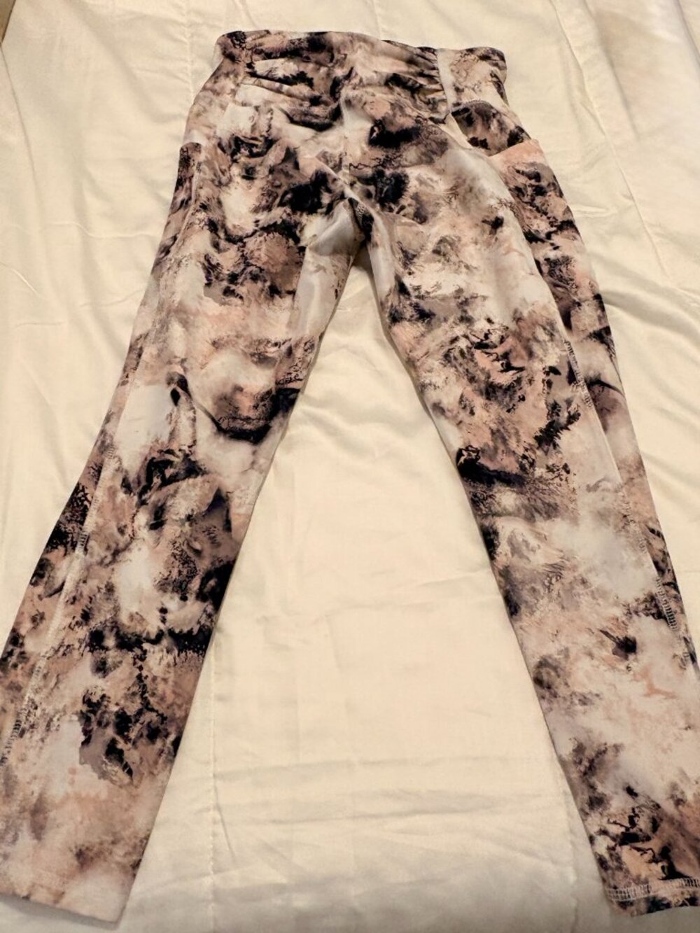 Jessica Simpson Marble/Abstract Print Active Leggings – Size Medium